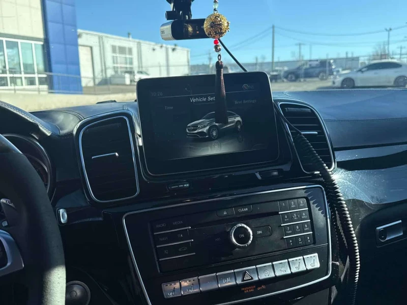 Mercedes-Benz GLE 63 S AMG COUPE * 360 * Панорама * Шито табло * CARFAX * , снимка 8 - Автомобили и джипове - 53539266