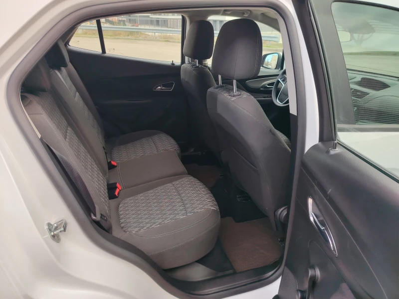 Opel Mokka 1.6 БЕНЗИН, снимка 12 - Автомобили и джипове - 53570871
