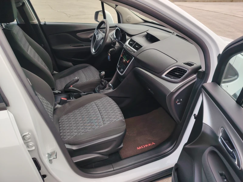 Opel Mokka 1.6 БЕНЗИН, снимка 13 - Автомобили и джипове - 53570871