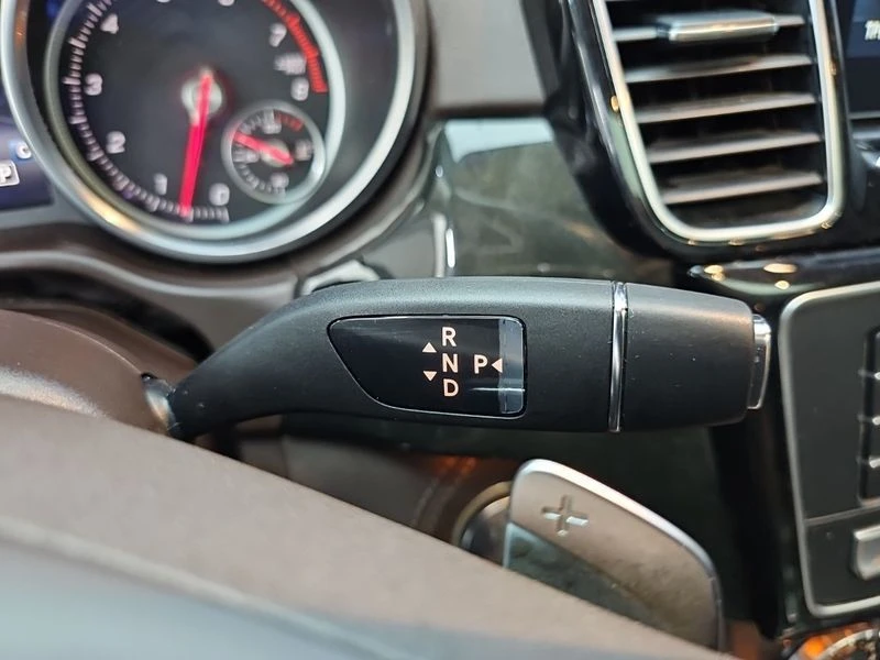 Mercedes-Benz GLS 500 * GLS500* 4MATIC* ЦЕНАДОБГ!, снимка 9 - Автомобили и джипове - 55597683
