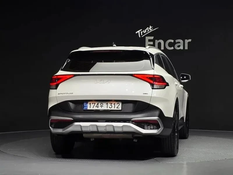 Kia Sportage, снимка 3 - Автомобили и джипове - 56685265