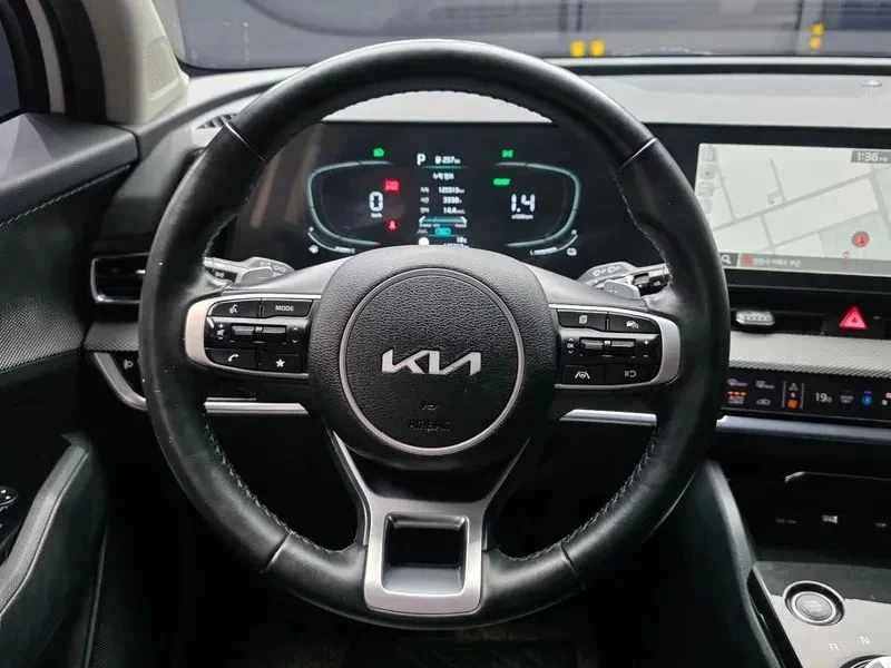 Kia Sportage, снимка 12 - Автомобили и джипове - 56685265