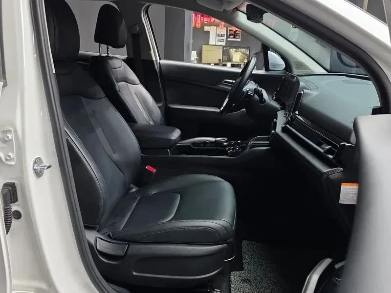 Kia Sportage, снимка 10 - Автомобили и джипове - 56685265