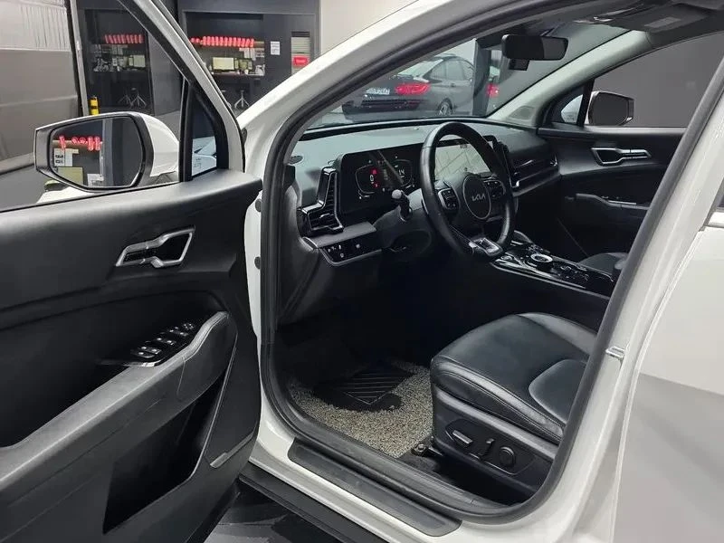 Kia Sportage, снимка 9 - Автомобили и джипове - 56685265