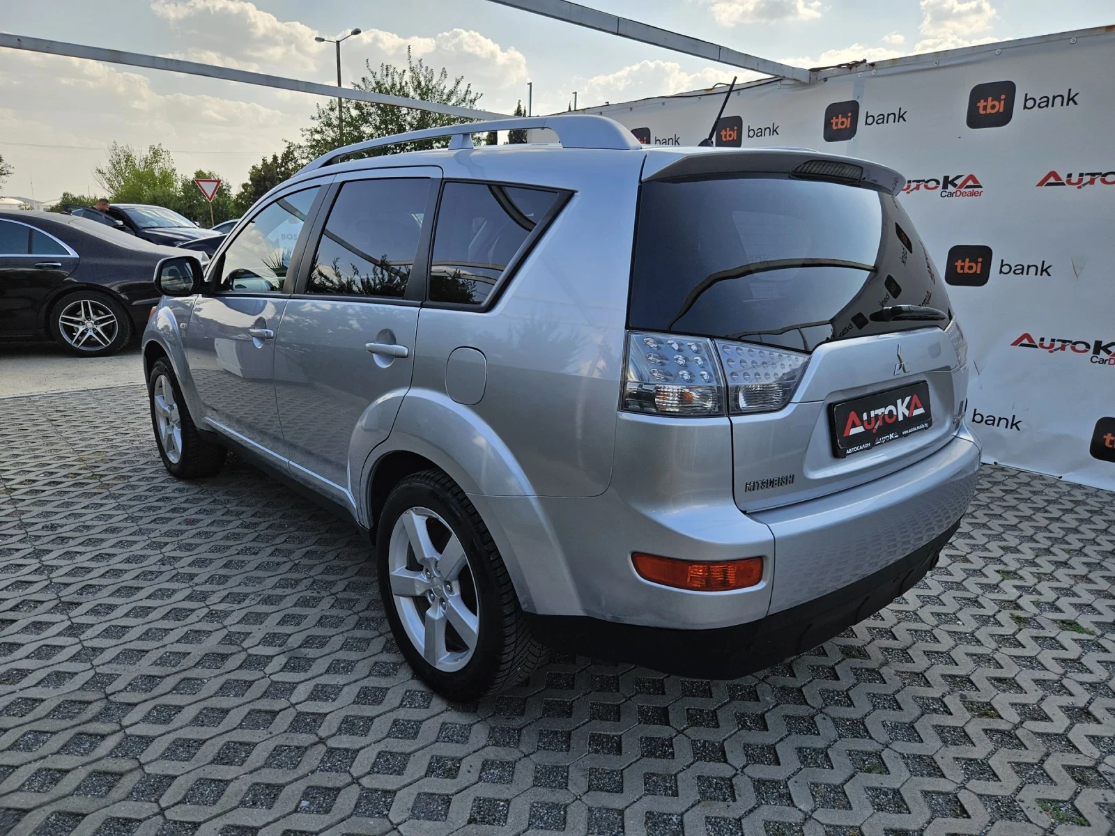 Mitsubishi Outlander 2.0DI-D-140кс= 7МЕСТА= 4х4= 6СК= ROCKFORD= ОБСЛУЖЕ - изображение 5