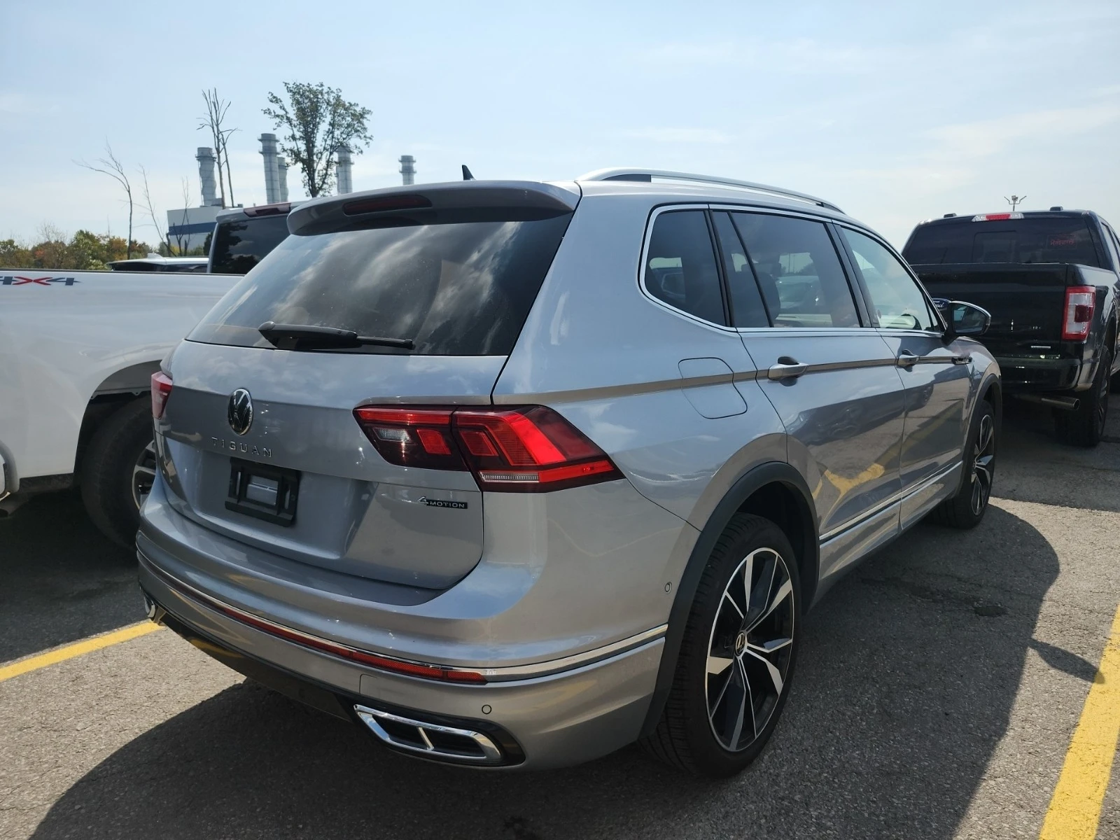 VW Tiguan Highline R-Line * * CARFAX * * АВТО КРЕДИТ * *  - изображение 3