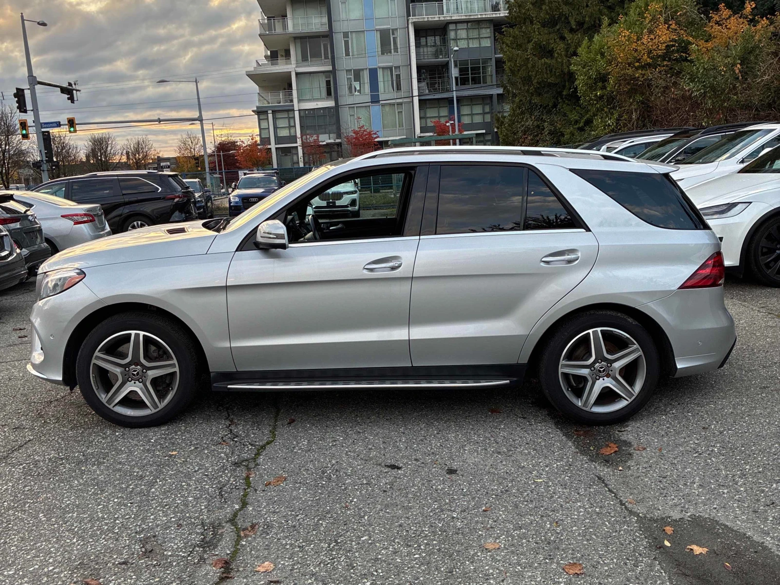 Mercedes-Benz GLE 400 * * CARFAX * * АВТО КРЕДИТ * *  - изображение 4