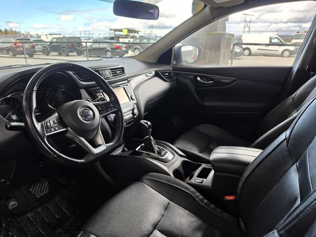 Nissan Qashqai * AWD CVT * PANO* KEYLESS* ПОДГРЕВ* , снимка 12 - Автомобили и джипове - 54073500