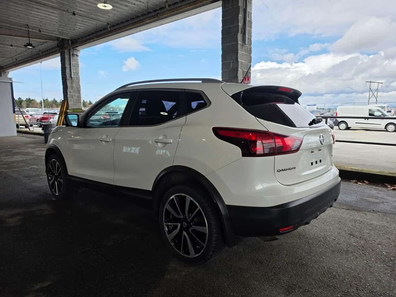 Nissan Qashqai * AWD CVT * PANO* KEYLESS* ПОДГРЕВ* , снимка 9 - Автомобили и джипове - 54073500