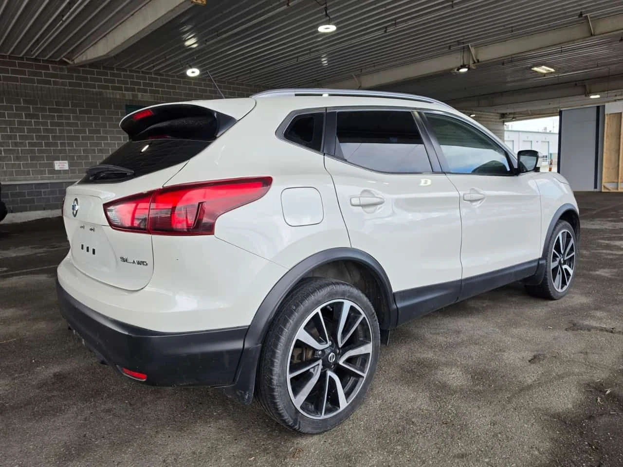 Nissan Qashqai * AWD CVT * PANO* KEYLESS* ПОДГРЕВ* , снимка 13 - Автомобили и джипове - 54073500