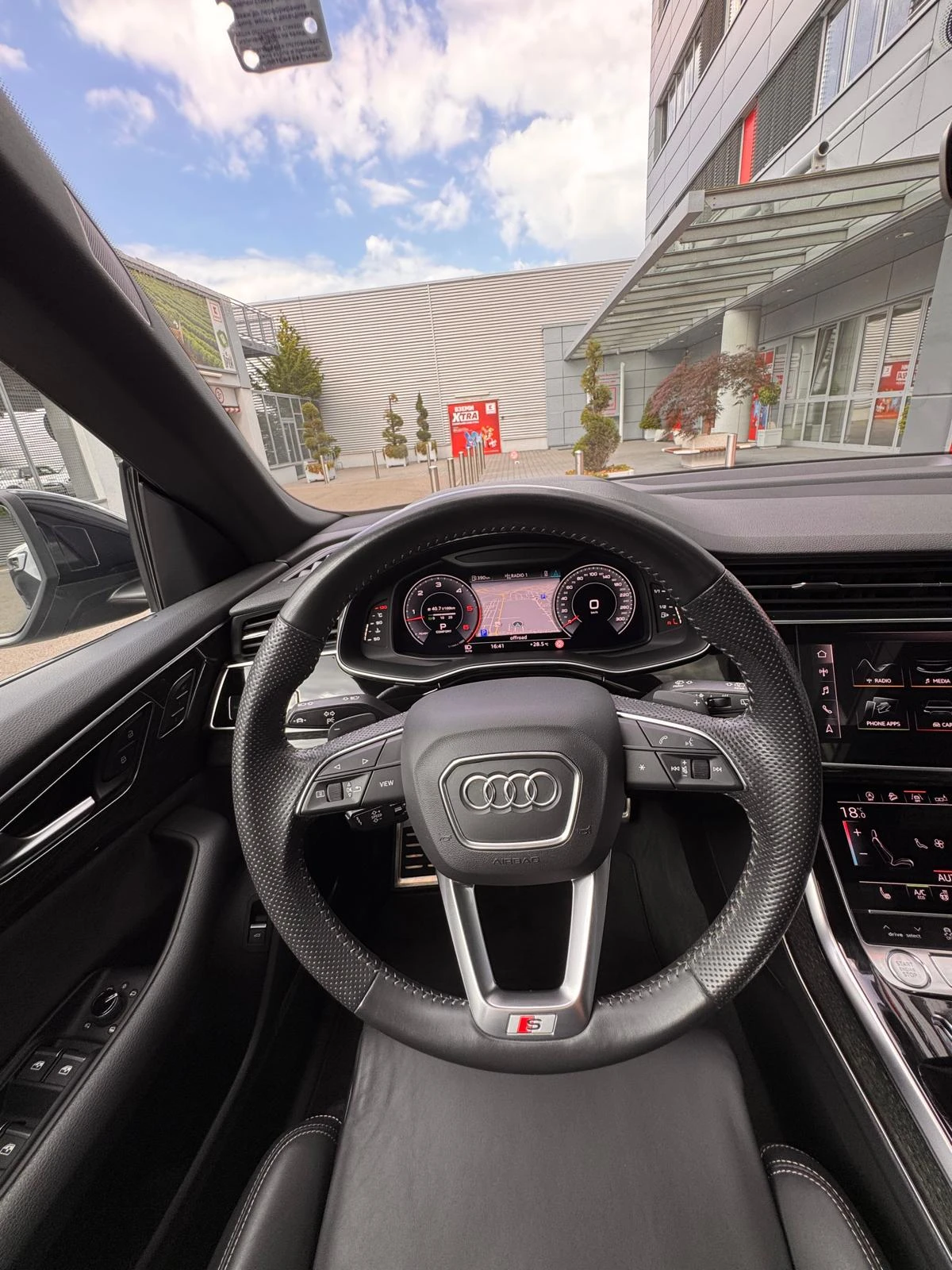 Audi Q8 50 TDi 3xS-line 360 Soft close Head-up, снимка 16 - Автомобили и джипове - 54818154