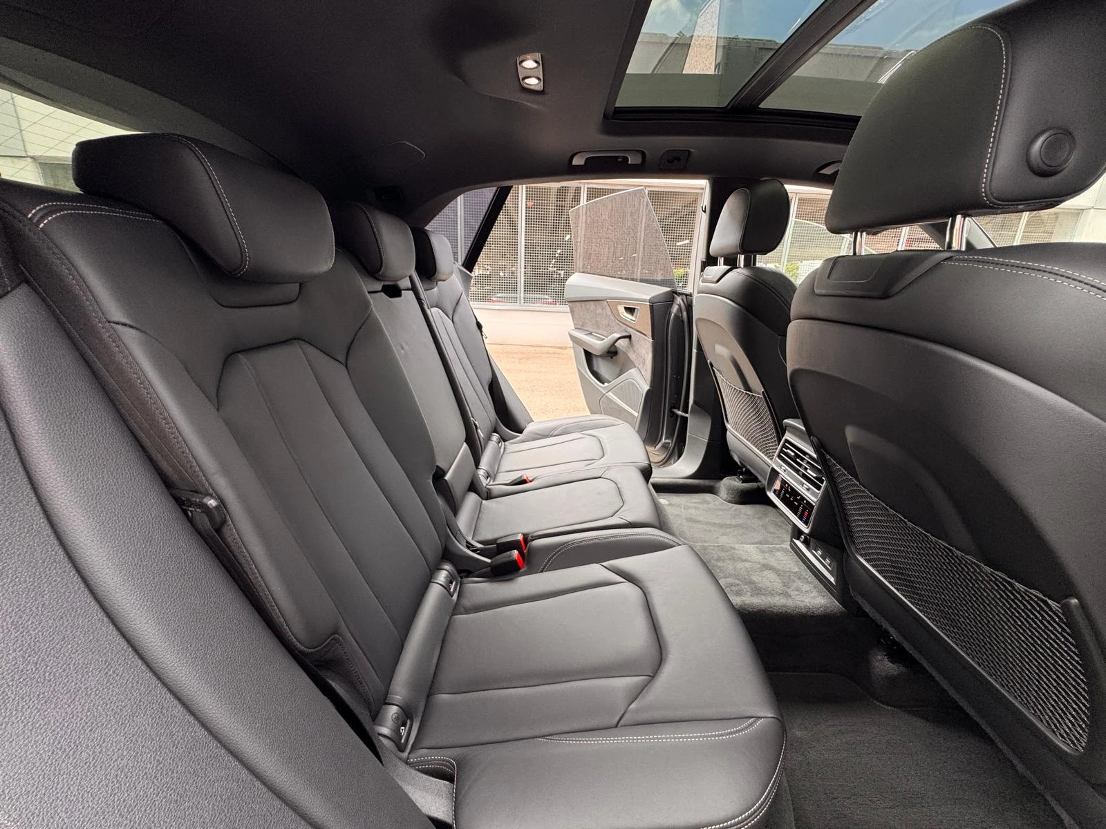 Audi Q8 50 TDi 3xS-line 360 Soft close Head-up, снимка 13 - Автомобили и джипове - 54818154