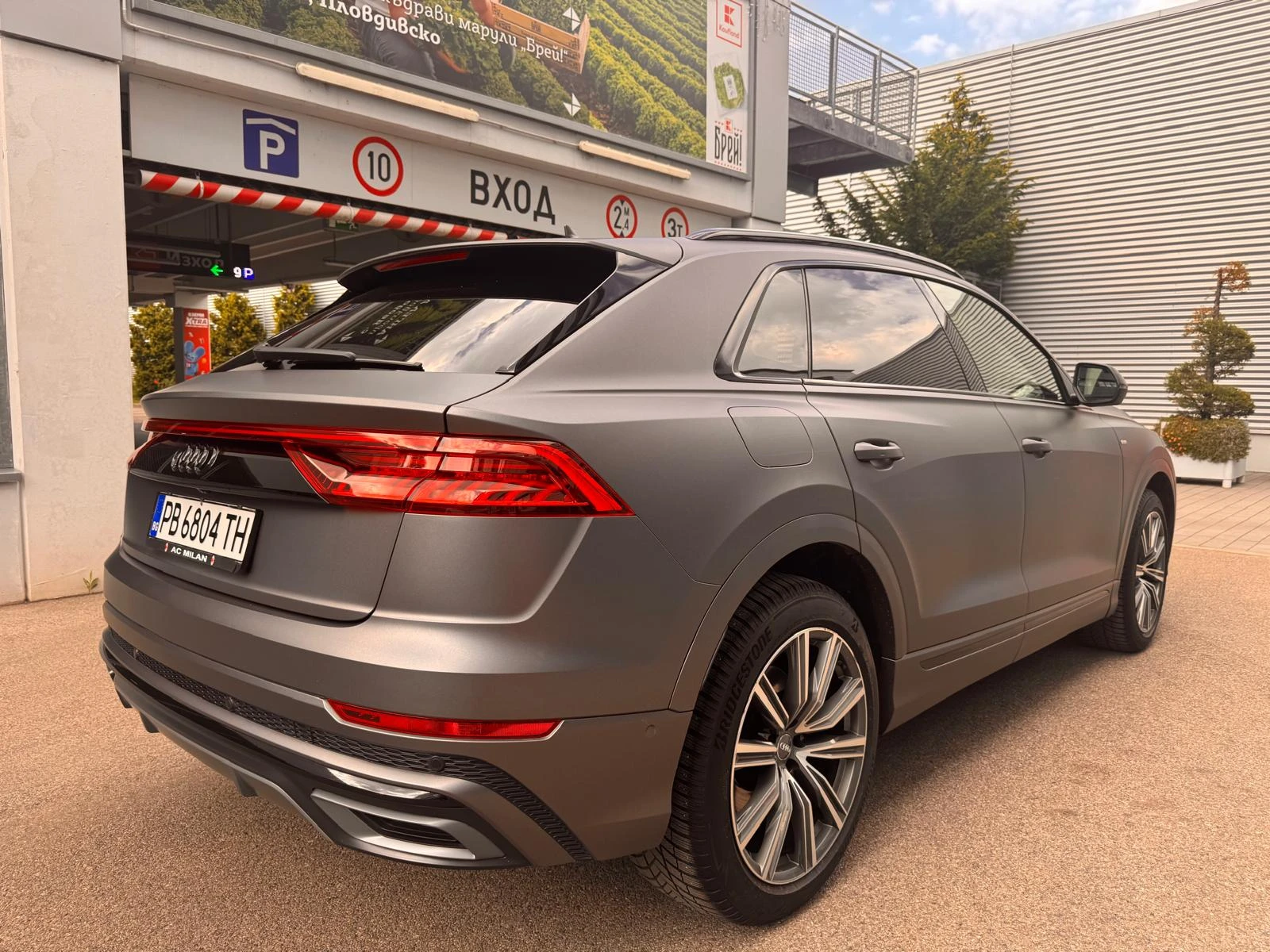 Audi Q8 50 TDi 3xS-line 360 Soft close Head-up, снимка 6 - Автомобили и джипове - 54818154