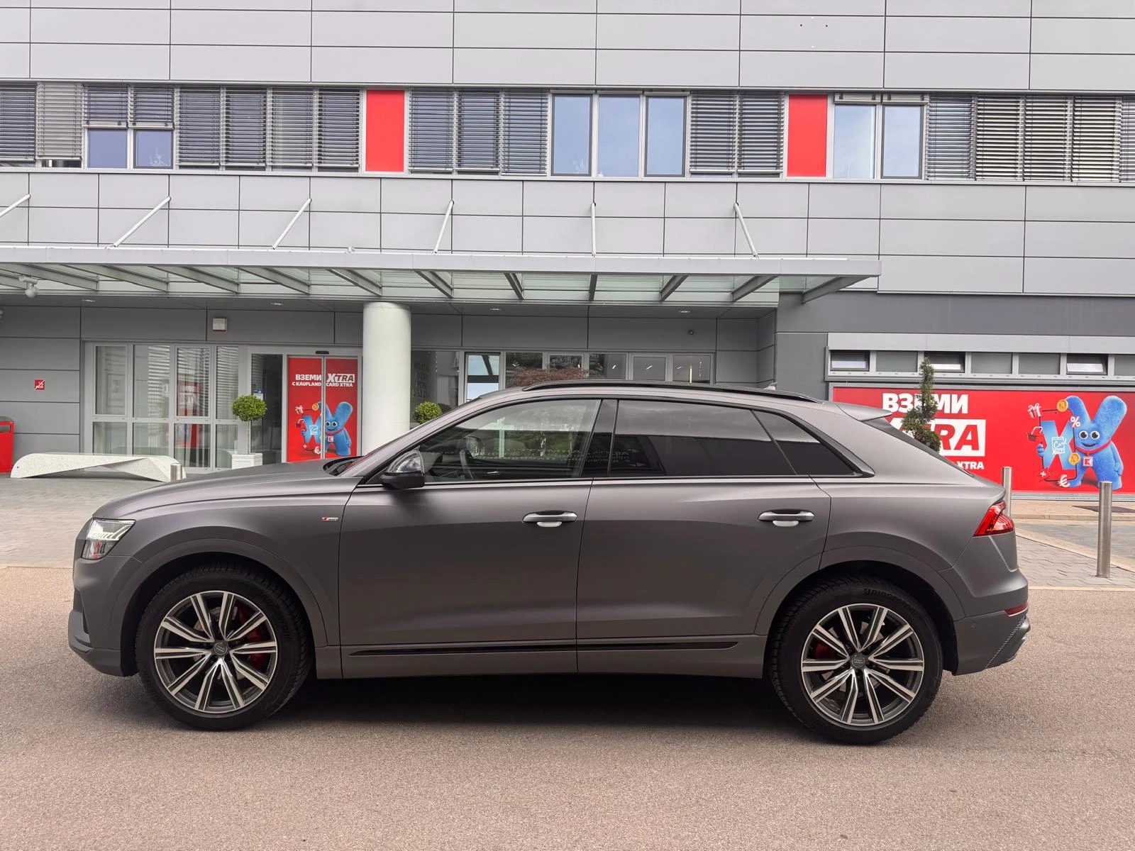 Audi Q8 50 TDi 3xS-line 360 Soft close Head-up, снимка 4 - Автомобили и джипове - 54818154