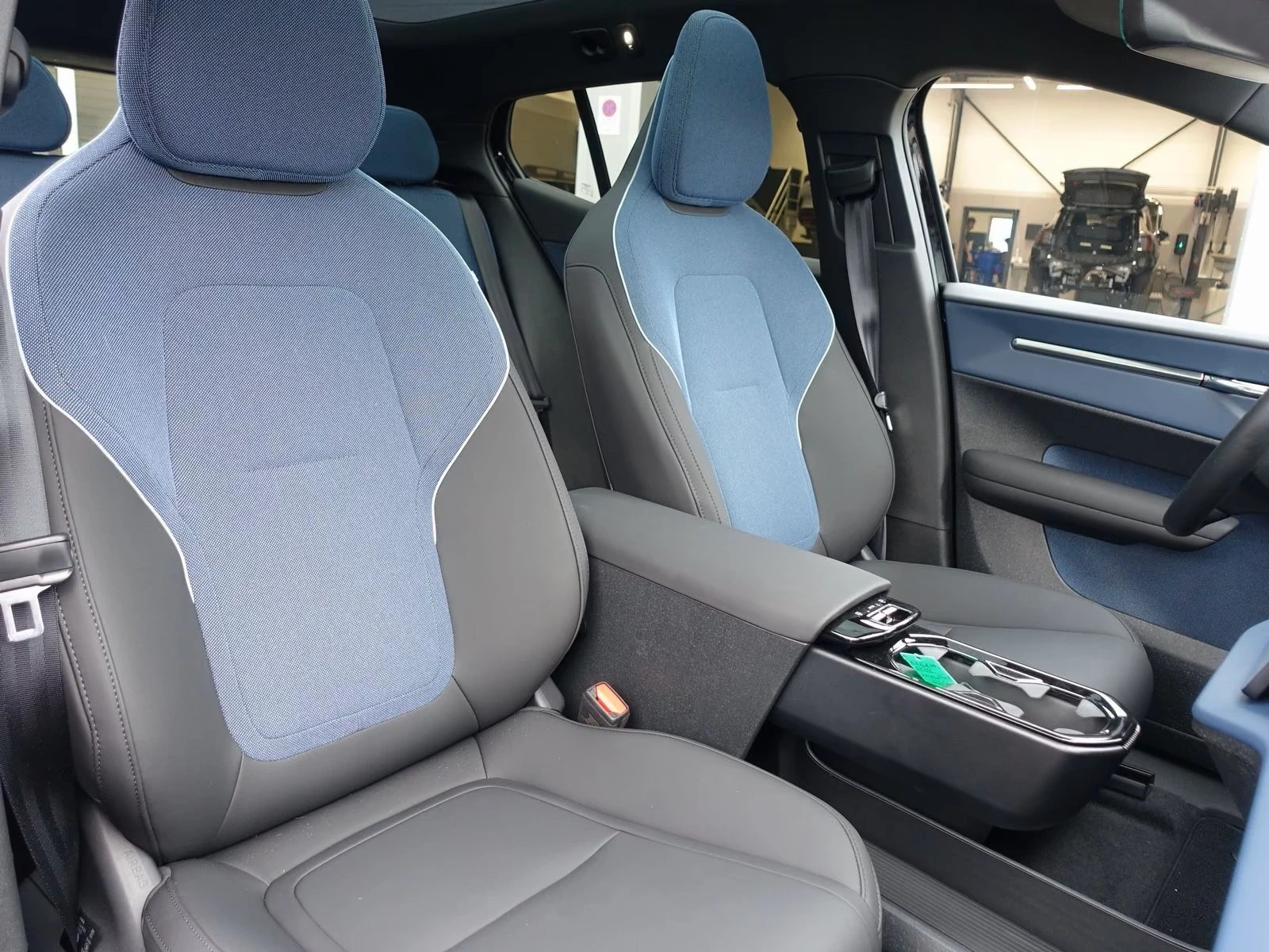 Volvo EX30 Black Edition Ultra Twin Motor Performance | Mobile.bg � ����������� 12