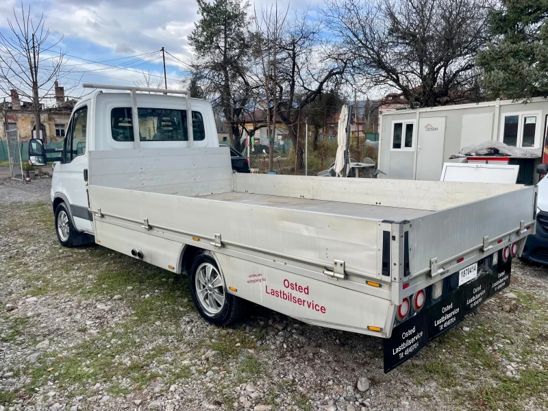 Iveco 35c18 180 ks катег В до 3, 5t 4, 40 кароцерия, снимка 2 - Бусове и автобуси - 52546081