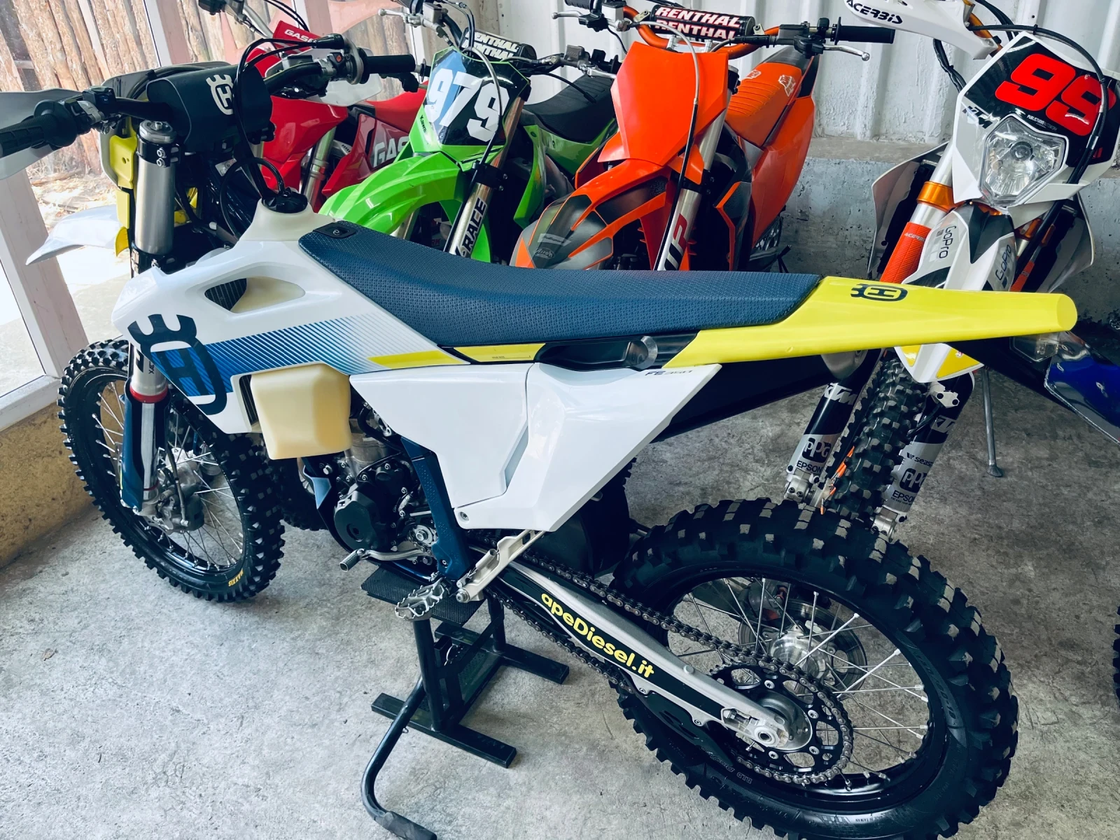 Husqvarna FE 350f 2024 ЛИЗИНГ, снимка 5 - Мотоциклети и мототехника - 55154346