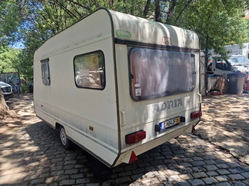 Каравана Adria, снимка 3 - Каравани и кемпери - 50884538