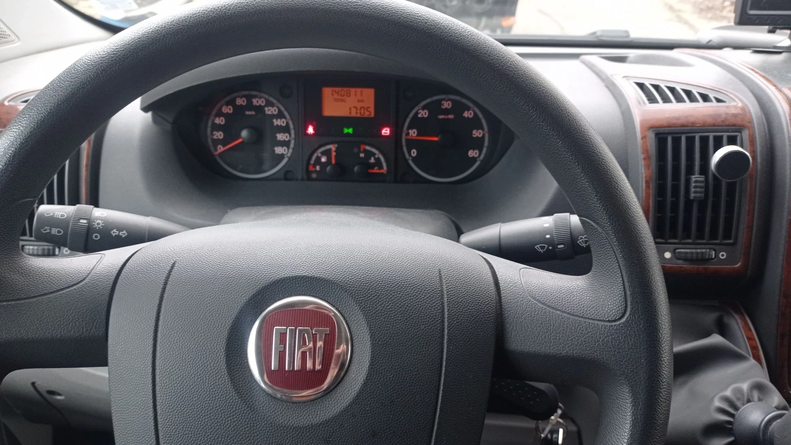 ������ McLouis Lagan | Mobile.bg � ����������� 9