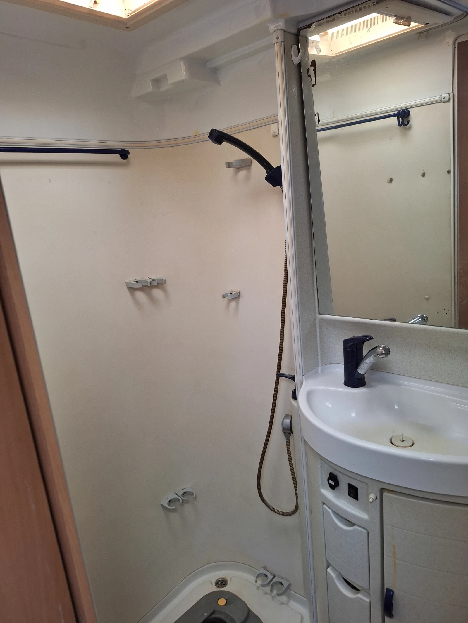 Кемпер HYMER / ERIBA Фиат Дукато 2, 5тд, снимка 14 - Каравани и кемпери - 55683320