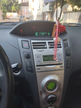 Toyota Yaris 1.0i, снимка 4