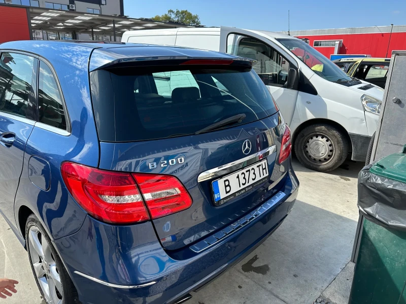 Mercedes-Benz B 200 PREMIUM, снимка 3 - Автомобили и джипове - 47990873