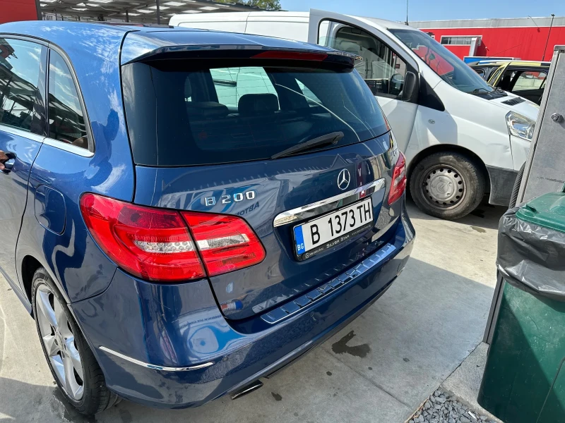 Mercedes-Benz B 200 PREMIUM, снимка 4 - Автомобили и джипове - 47990873