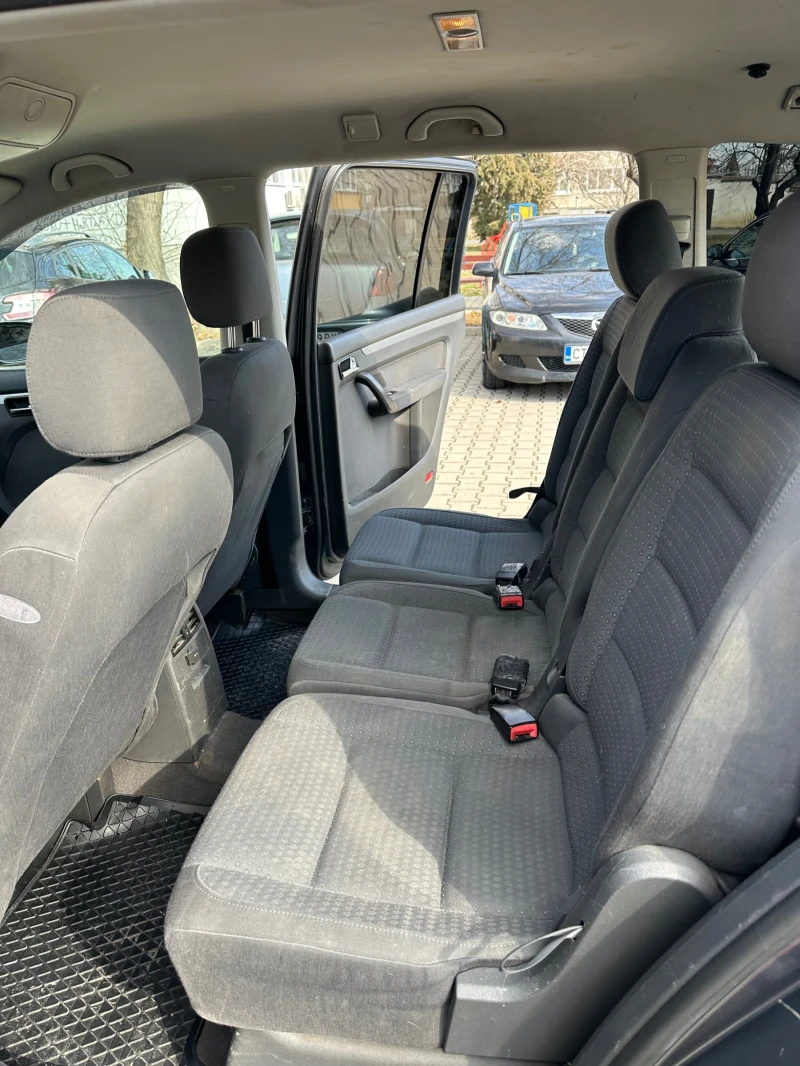 VW Touran 1.9TDI, снимка 8 - Автомобили и джипове - 49261280