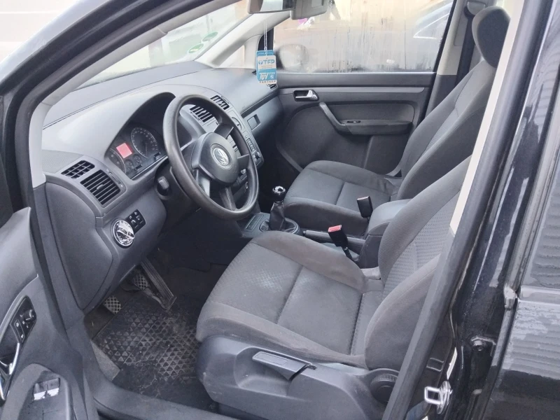 VW Touran, снимка 8 - Автомобили и джипове - 49548789