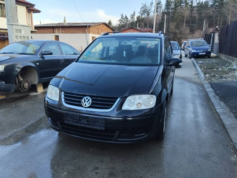 VW Touran, снимка 2 - Автомобили и джипове - 49548789