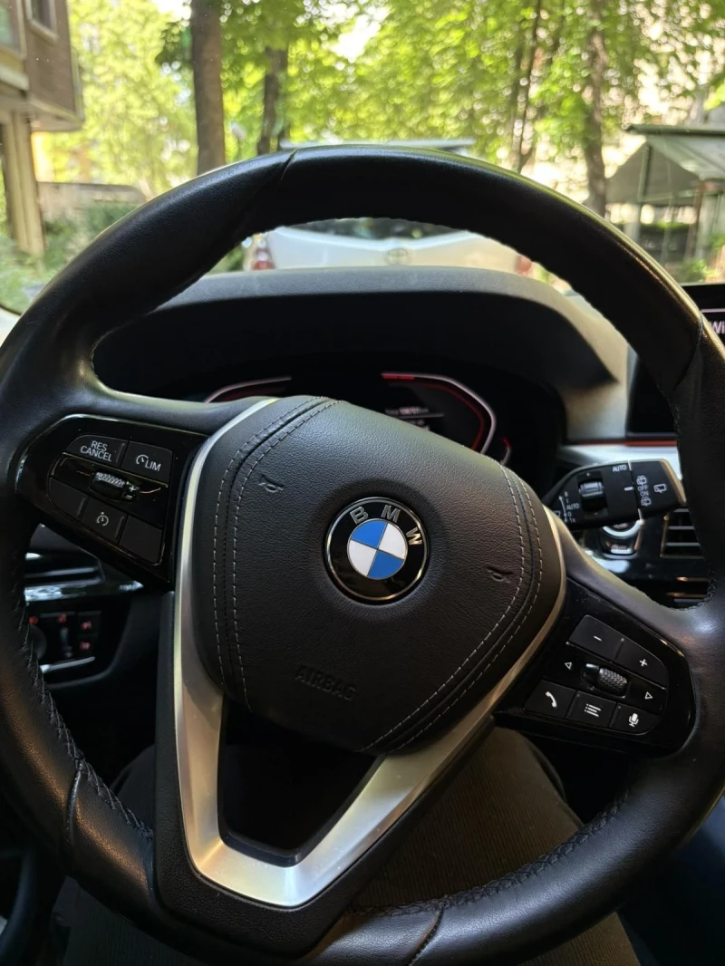 BMW 530 X Drive, снимка 10 - Автомобили и джипове - 50540852