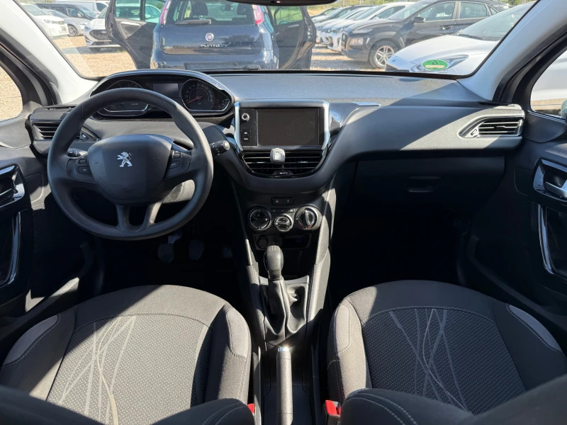 Peugeot 208 1.2i/NAV/PDC/Service book/Euro6, снимка 9 - Автомобили и джипове - 51544472