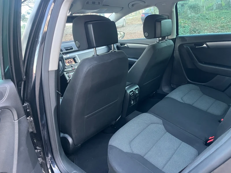 VW Passat 2.0 TDI, снимка 10 - Автомобили и джипове - 51872912