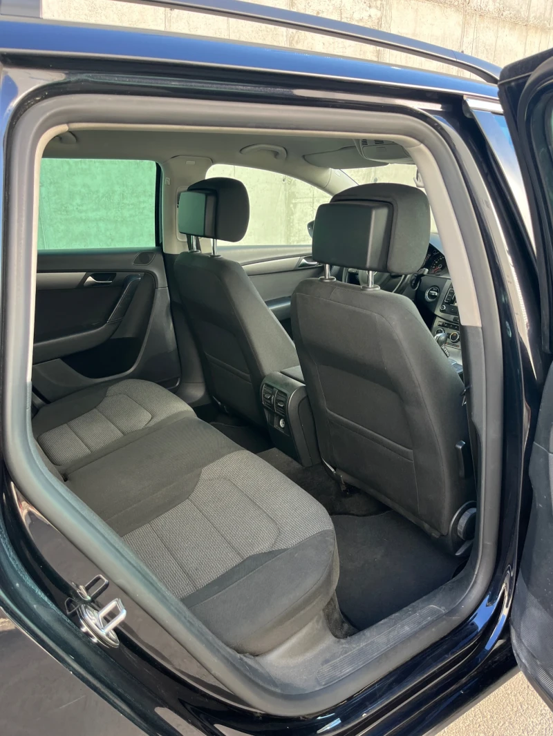 VW Passat 2.0 TDI, снимка 10 - Автомобили и джипове - 51872912