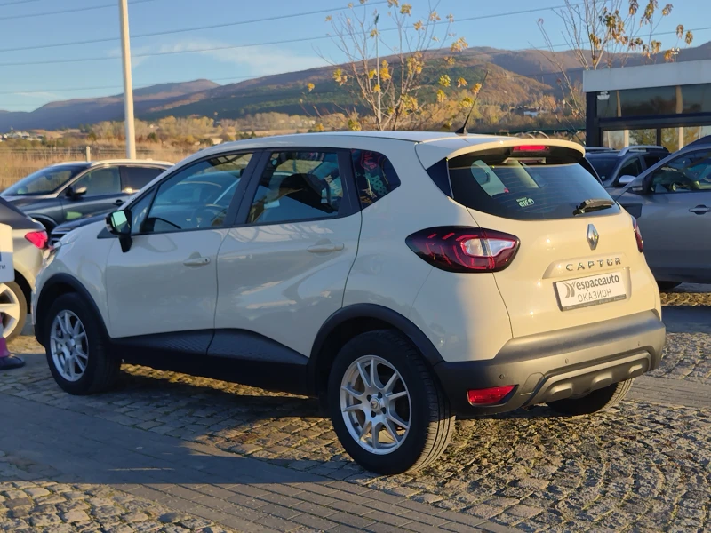 Renault Captur TCe/90 к.с/Life, снимка 7 - Автомобили и джипове - 52410852