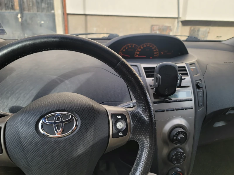 Toyota Yaris, снимка 6 - Автомобили и джипове - 52699953