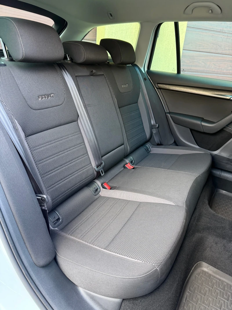 Skoda Octavia SCOUT 4X4 2.0TDI-150ps. Пълна Сервизна История!, снимка 11 - Автомобили и джипове - 53444429