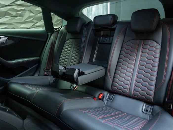 Audi Rs5 SPORTBACK* QUATTRO* B&O* CARBON* CERAMIC* CAM* HUD, снимка 12 - Автомобили и джипове - 54922659