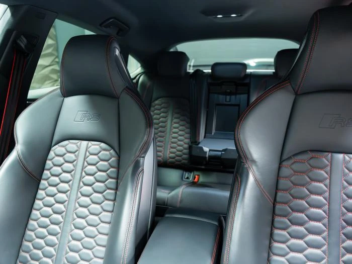 Audi Rs5 SPORTBACK* QUATTRO* B&O* CARBON* CERAMIC* CAM* HUD, снимка 11 - Автомобили и джипове - 54922659
