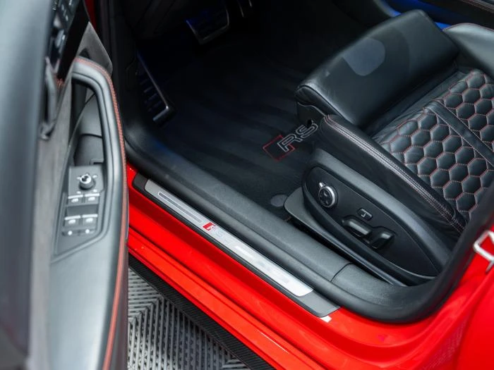 Audi Rs5 SPORTBACK* QUATTRO* B&O* CARBON* CERAMIC* CAM* HUD, снимка 8 - Автомобили и джипове - 54922659