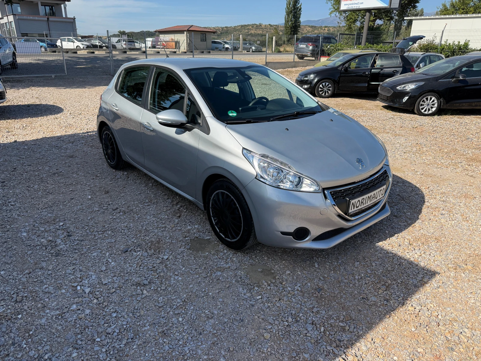 Peugeot 208 1.2i/NAV/PDC/Service book/Euro6, снимка 1