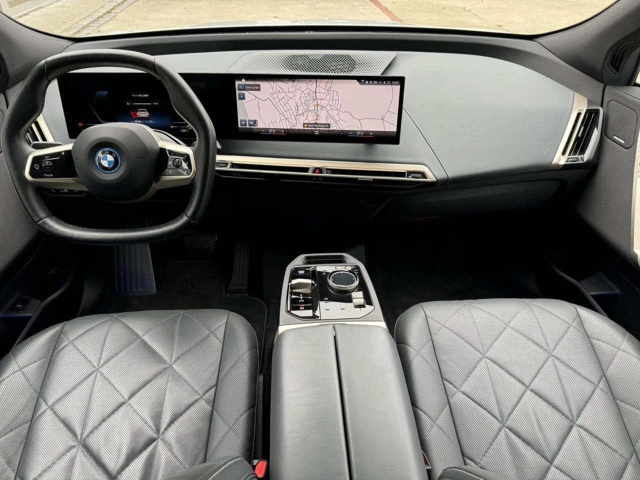 BMW iX xDrive40/ SPORTPACK/ H&K/ LASER/ 360/HEAD UP/ 22/  - изображение 9