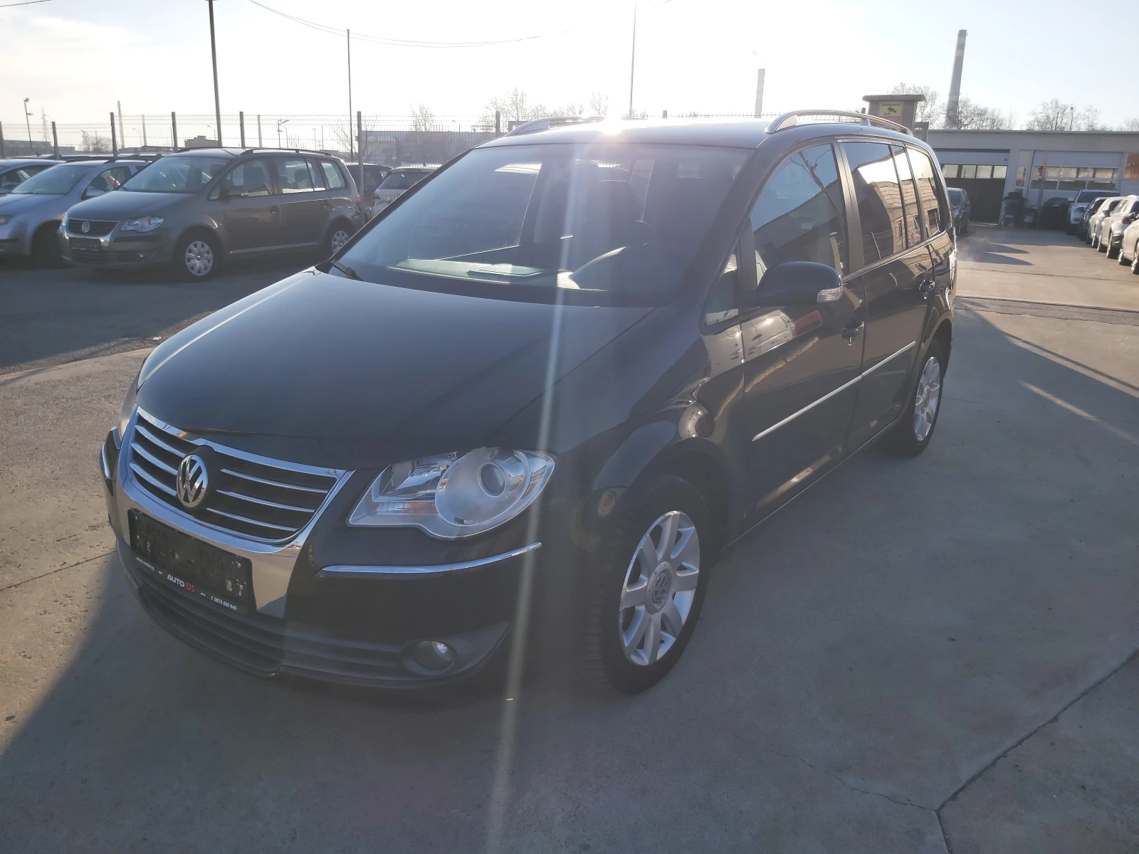 VW Touran 2.0i-7m-Euro-4 - [1] 