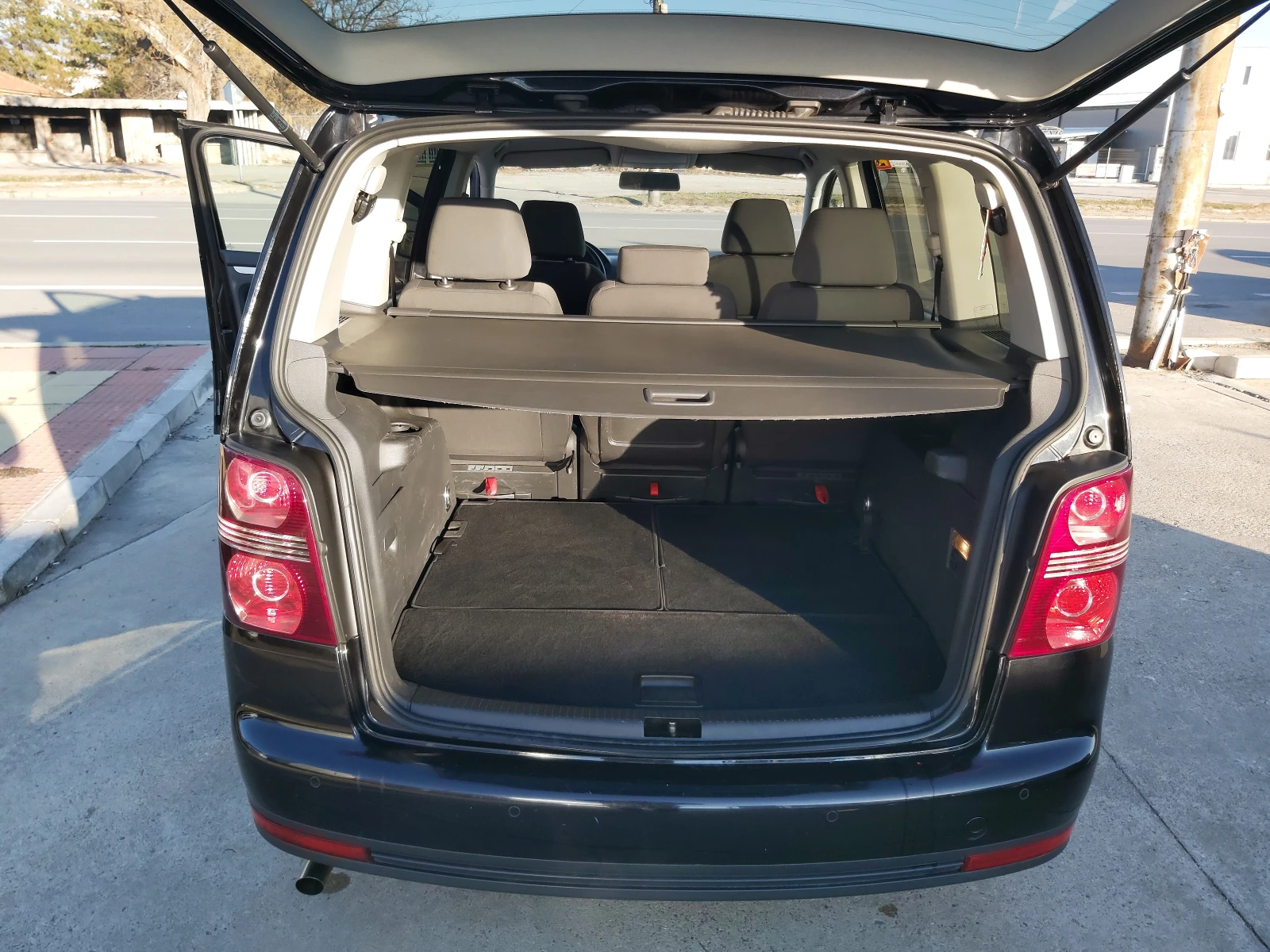 VW Touran 2.0i-7m-Euro-4 | Mobile.bg   11