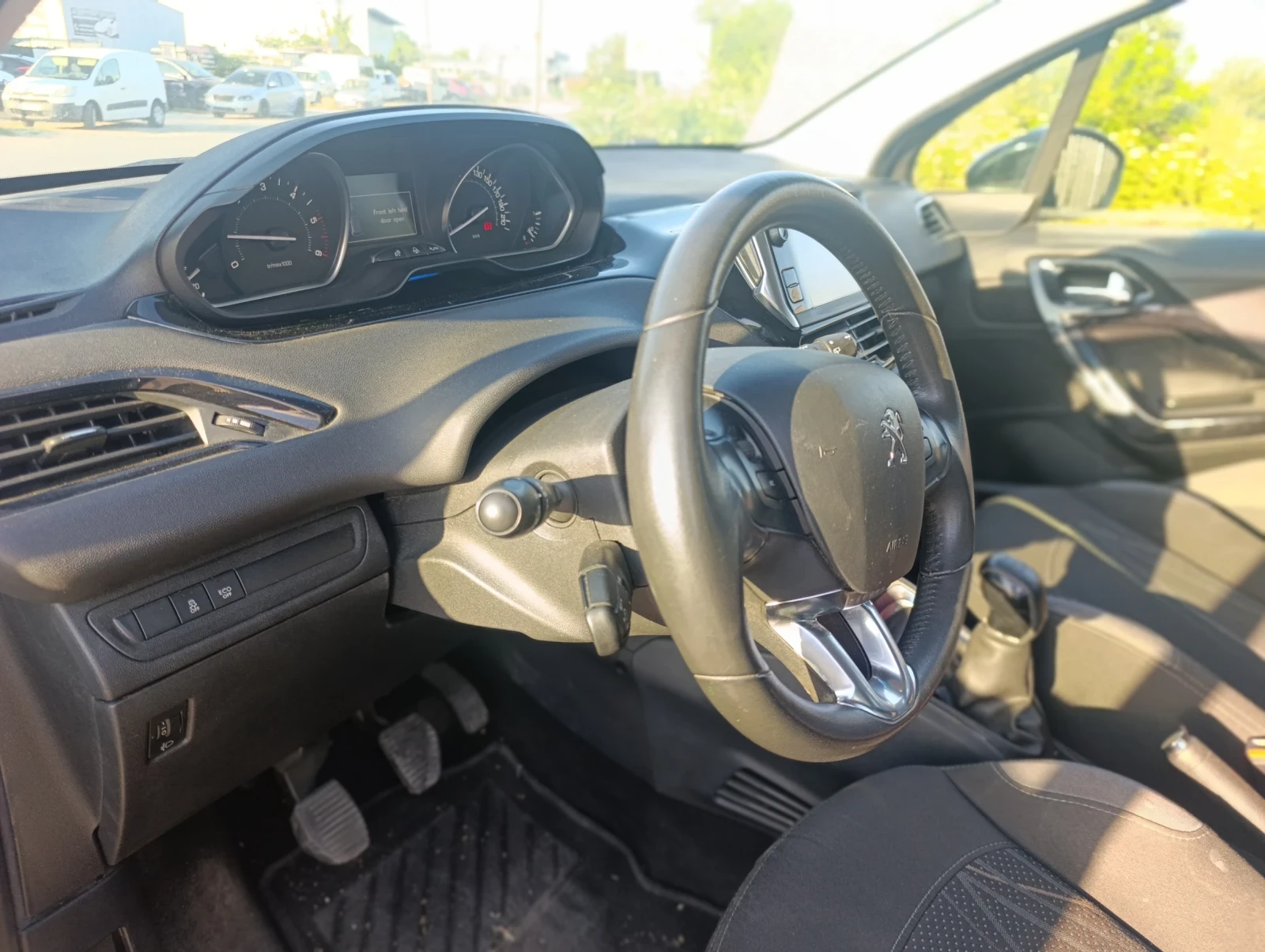 Peugeot 208 1.6 eHDI - изображение 8