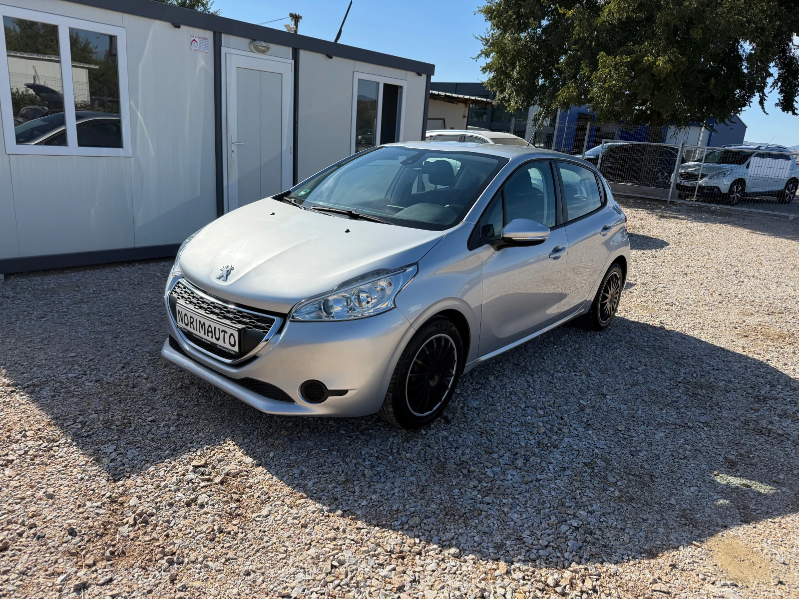 Peugeot 208 1.2i/NAV/PDC/Service book/Euro6 - изображение 4