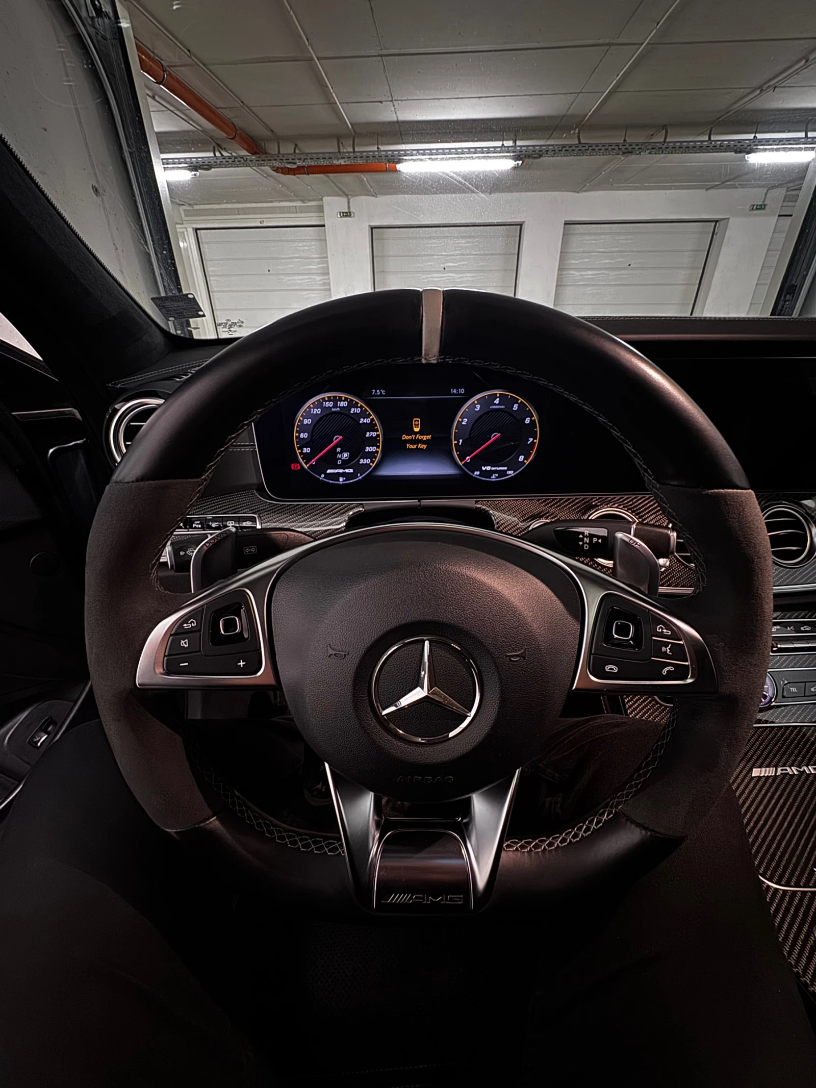 Mercedes-Benz E 63 AMG S, снимка 16 - Автомобили и джипове - 54120979