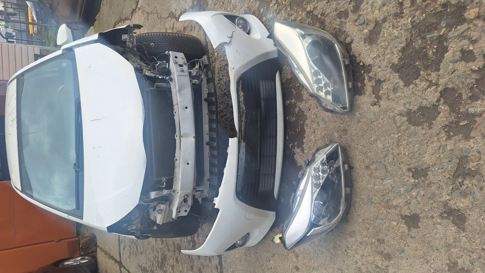 Toyota Yaris, снимка 2 - Автомобили и джипове - 54086607