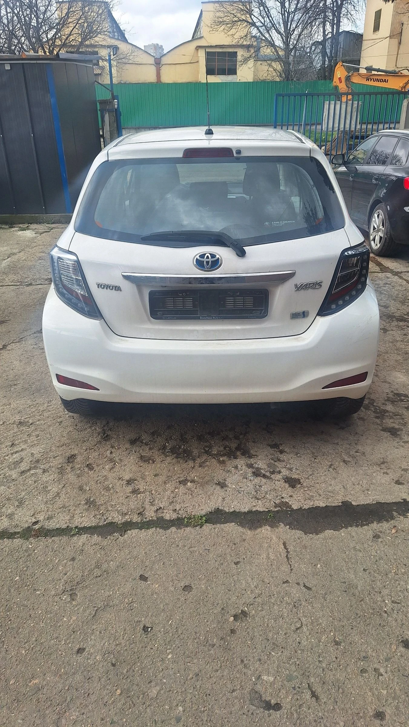 Toyota Yaris, снимка 9 - Автомобили и джипове - 54086607