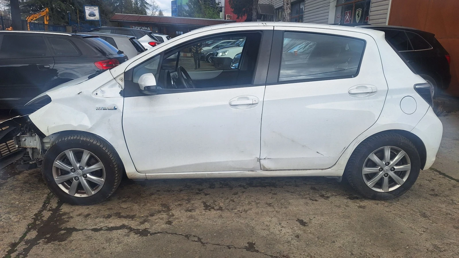 Toyota Yaris, снимка 6 - Автомобили и джипове - 54086607